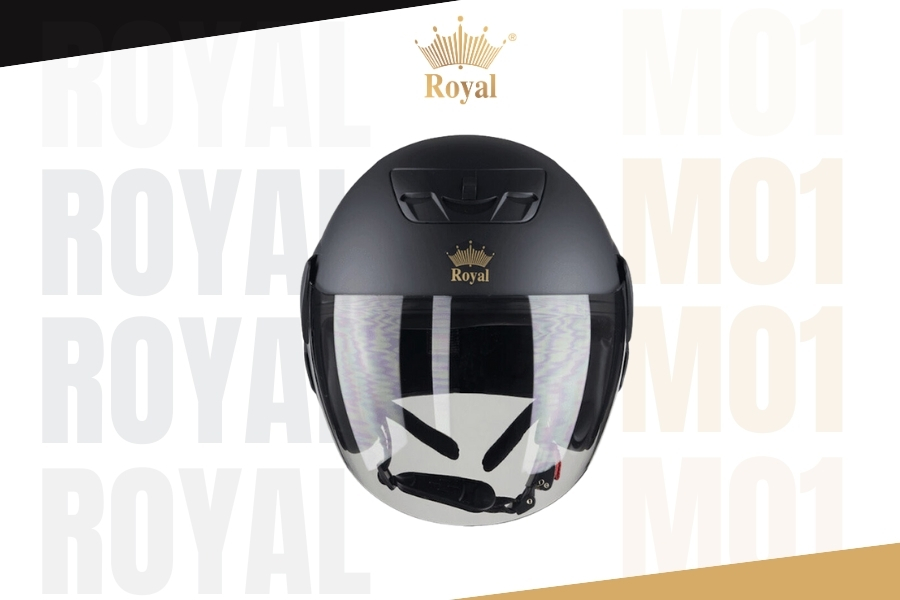 Royal M01 đen mờ là mũ bảo hiểm 3/4 đầu có thiết kế kính chắn gió lớn, che phủ toàn bộ khuôn mặt, bảo vệ toàn diện vùng đầu của người đội.