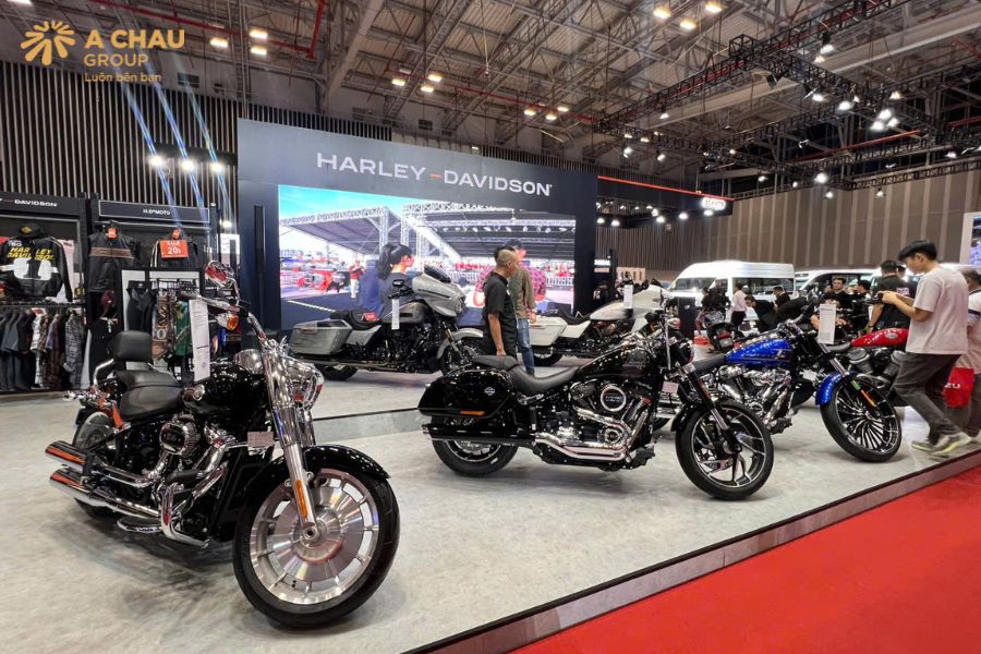 Vietnam Motor Show 2024 thu hút đông đảo khách tham quan