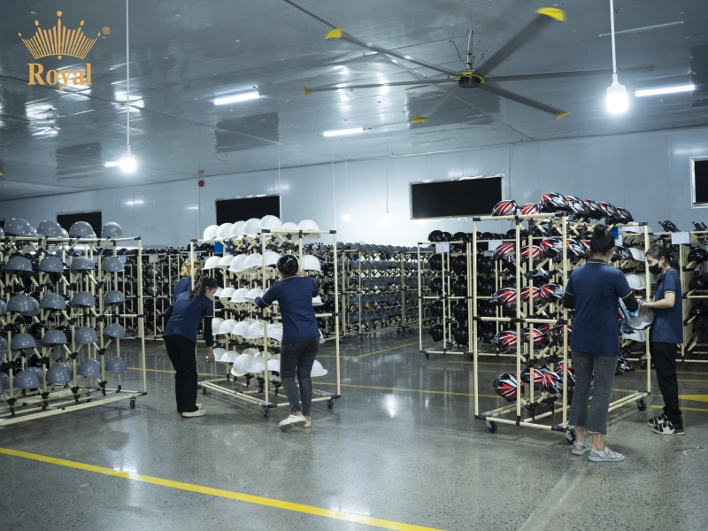 Royal Helmet có nhà máy sản xuất riêng