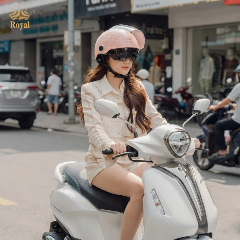 Vì sao mũ bảo hiểm nửa đầu kính âm ngày càng bán chạy?