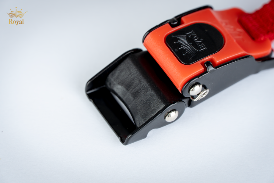 Thao tác cài khoá đơn giản, nhanh chóng chỉ bằng 1 tay