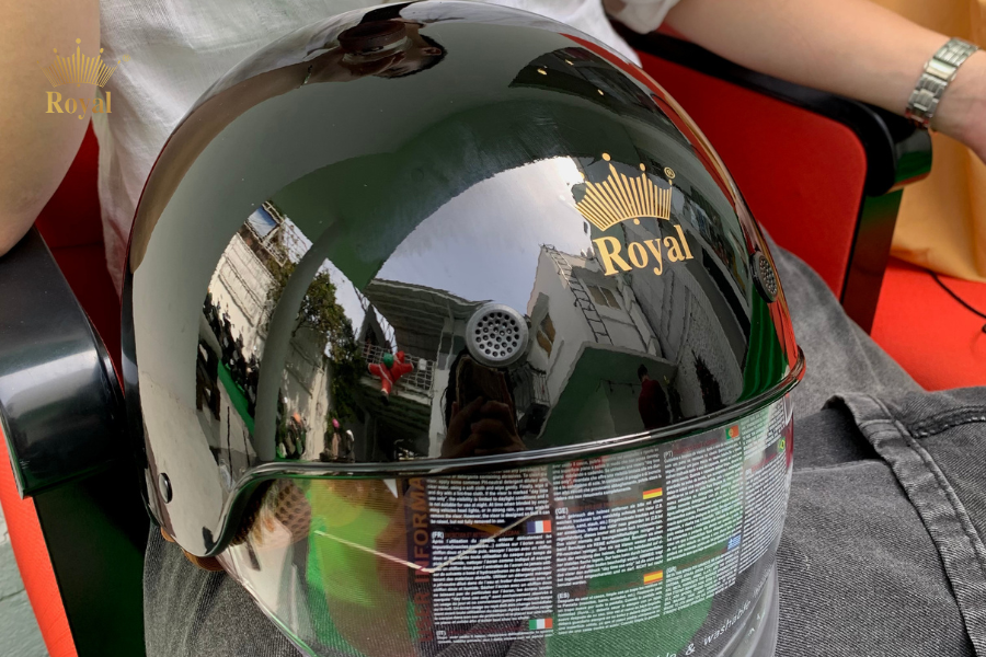 Chọn mũ bảo hiểm đạt chuẩn để bảo vệ an toàn khi tham gia giao thông