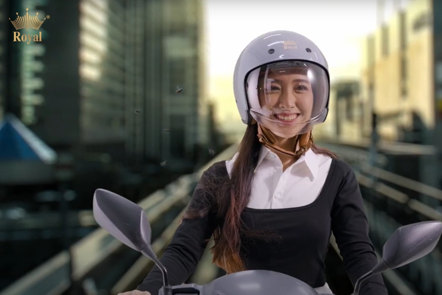 Tránh côn trùng bay vào mắt gây nguy hiểm