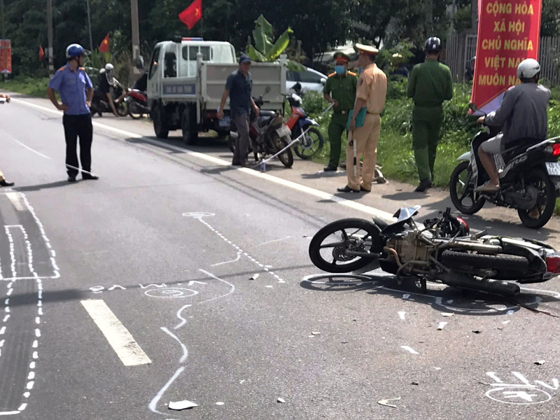 Đội mũ bảo hiểm khi đi xe máy giúp giảm tổn thương khi xảy ra tai nạn