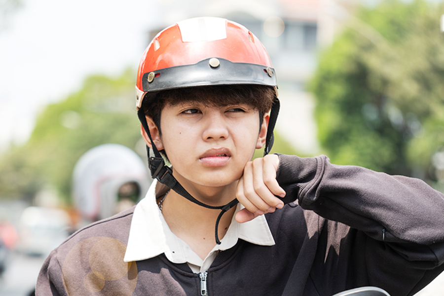 Vệ sinh lót nón bảo hiểm giúp loại bỏ mùi hôi bám trên mũ