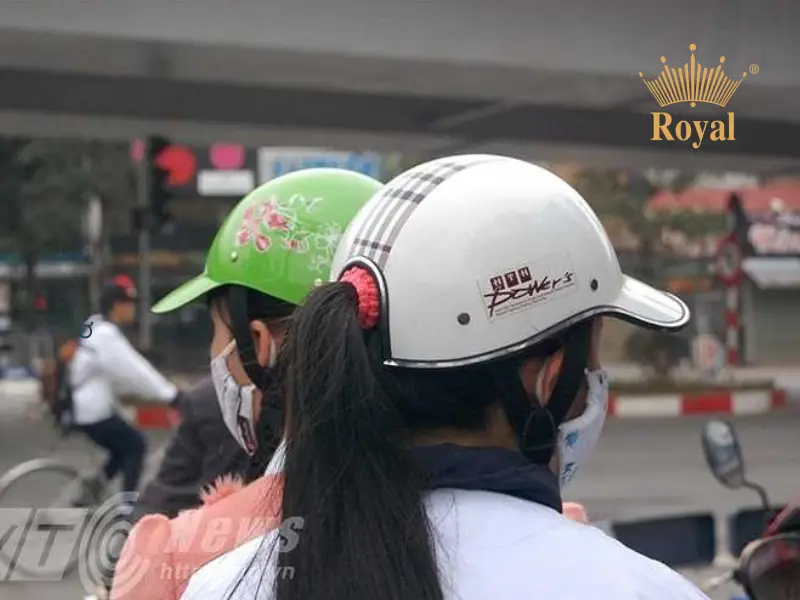 Vì sao nhiều người vẫn sử dụng nón bảo hiểm thời trang khi tham gia giao thông