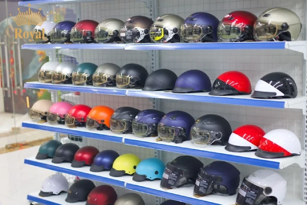 Cửa hàng mũ bảo hiểm gần đây