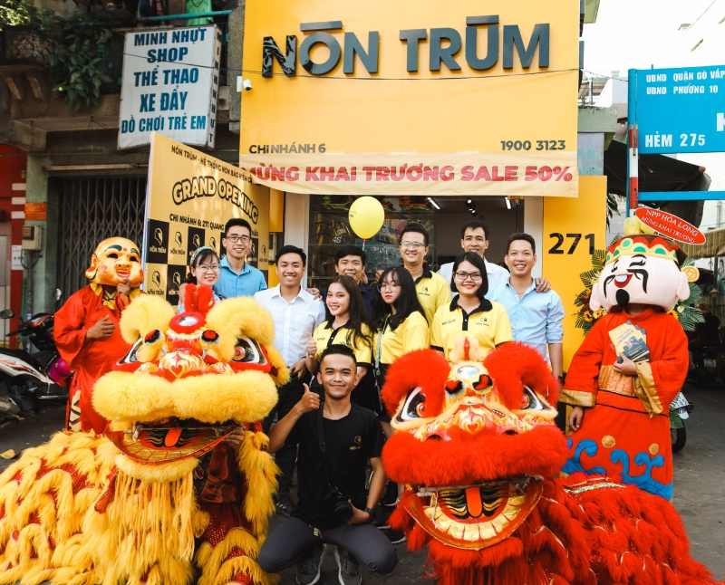 Cửa hàng mũ bảo hiểm nón trùm