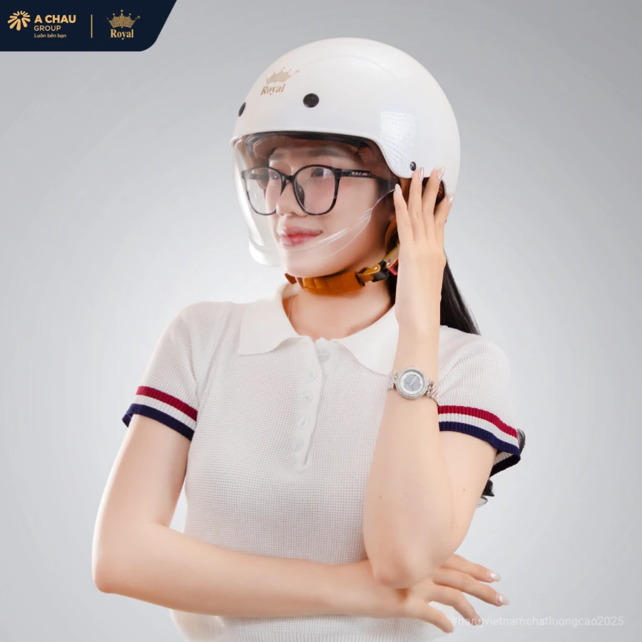 Đội mũ bảo hiểm an toàn giúp bảo vệ phần đầu