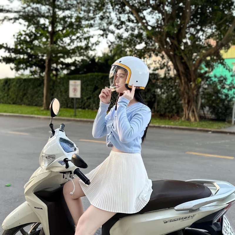 Nón bảo hiểm giấu kính giúp bảo vệ mắt toàn diện