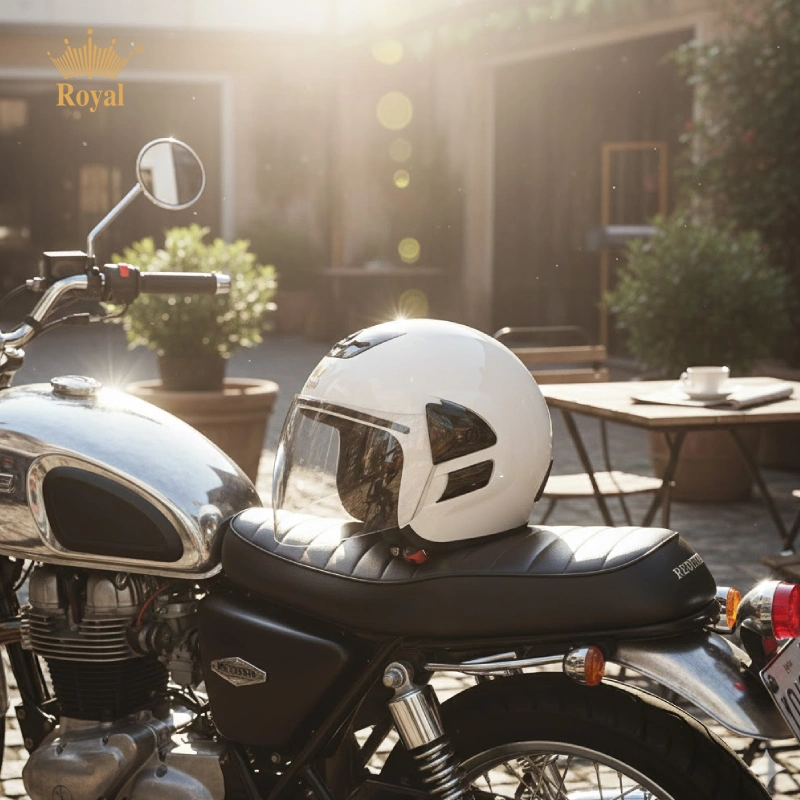 Cách bảo quản mũ bảo hiểm đúng cách là không để nón ngoài trời nắng