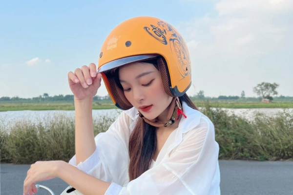 Mũ bảo hiểm có kính cho nữ