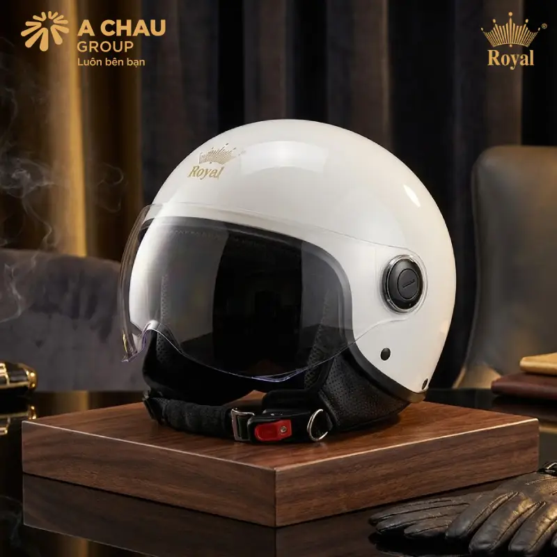 Mũ bảo hiểm màu trắng Royal M125K